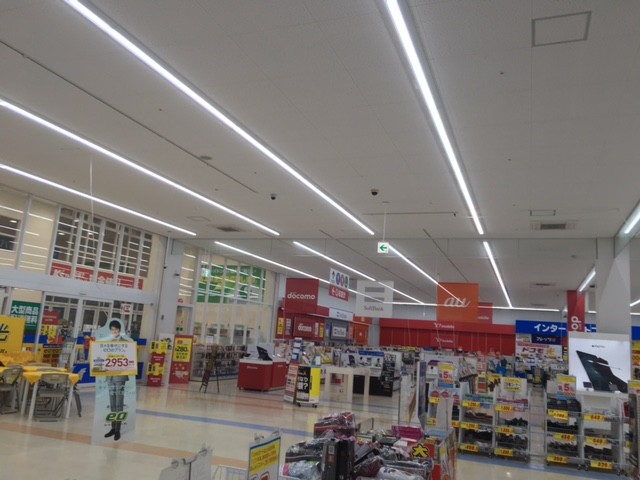家電量販店の店内の風景